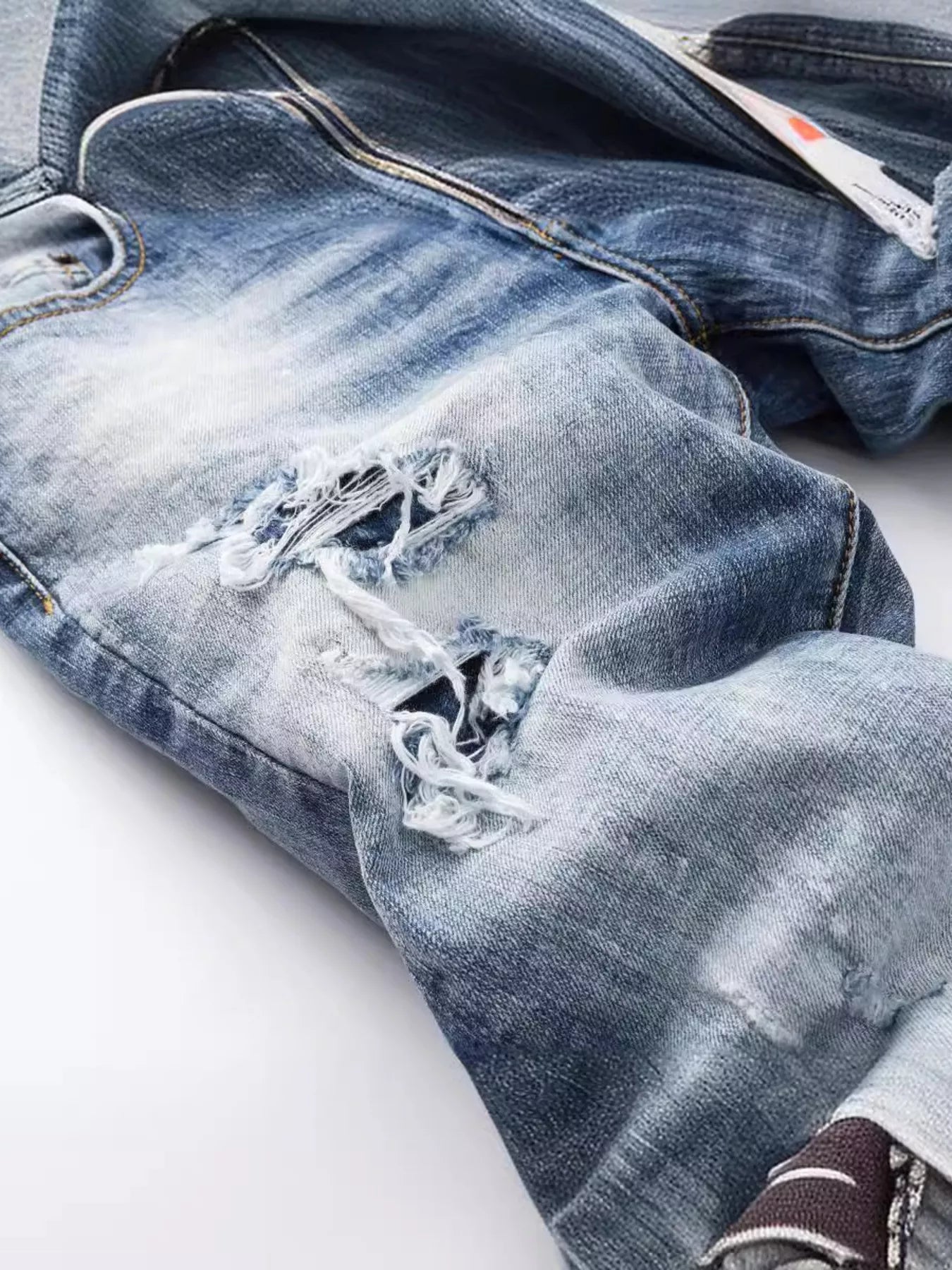 Men's Distressed Slim Fit Jeans