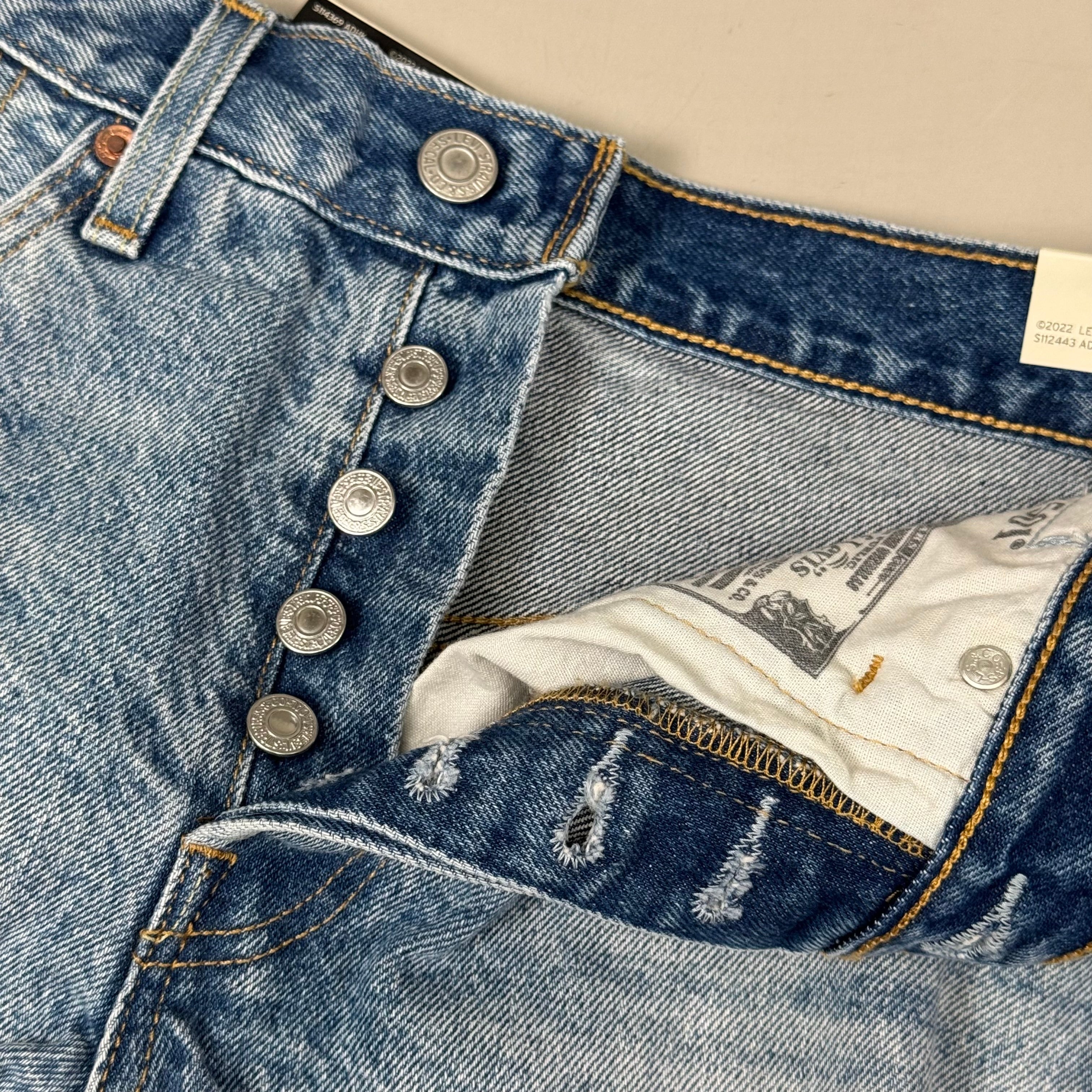 LEVIS 501 Original Fit High Rise Shorts Medium Wash Women's Sz 25 Mega Vibe Blue